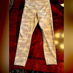 Athleta Small Elevation 7/8 Camo Print Legging